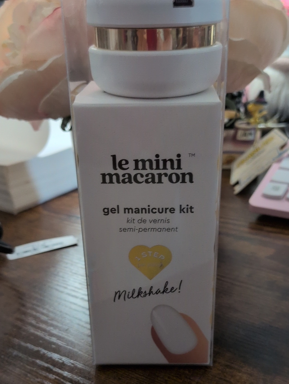Le Mini Macaron Gel Manicure Kit - Milkshake